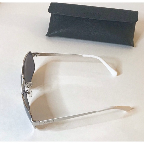 Guess Sunglasses - Picture 5 of 6